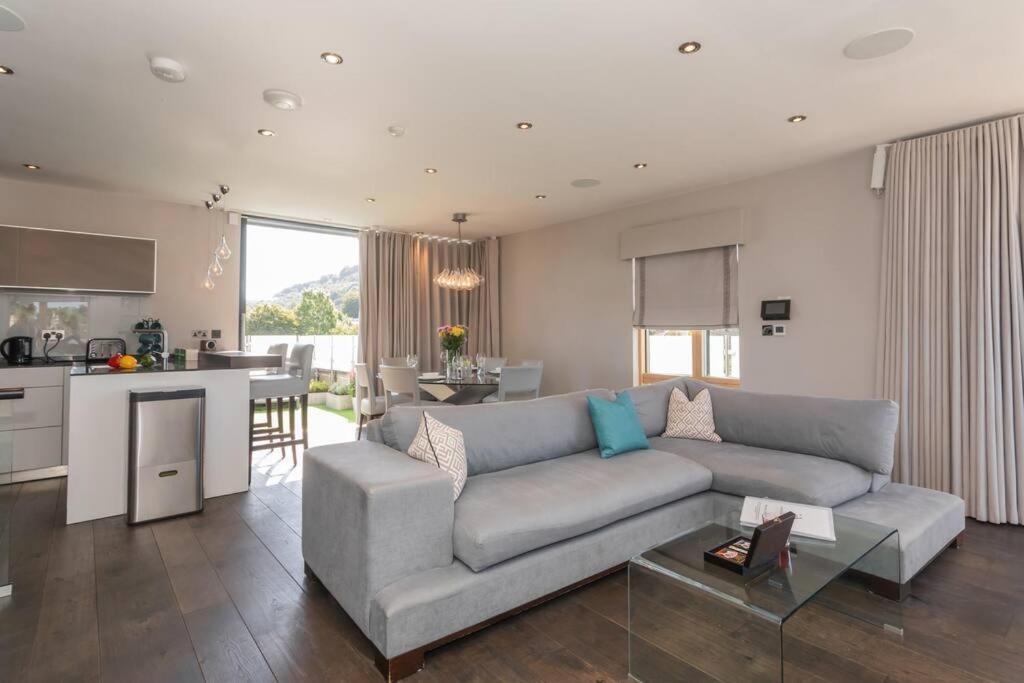 Stylish Penthouse Apartment With Hot Tub Bath Eksteriør billede
